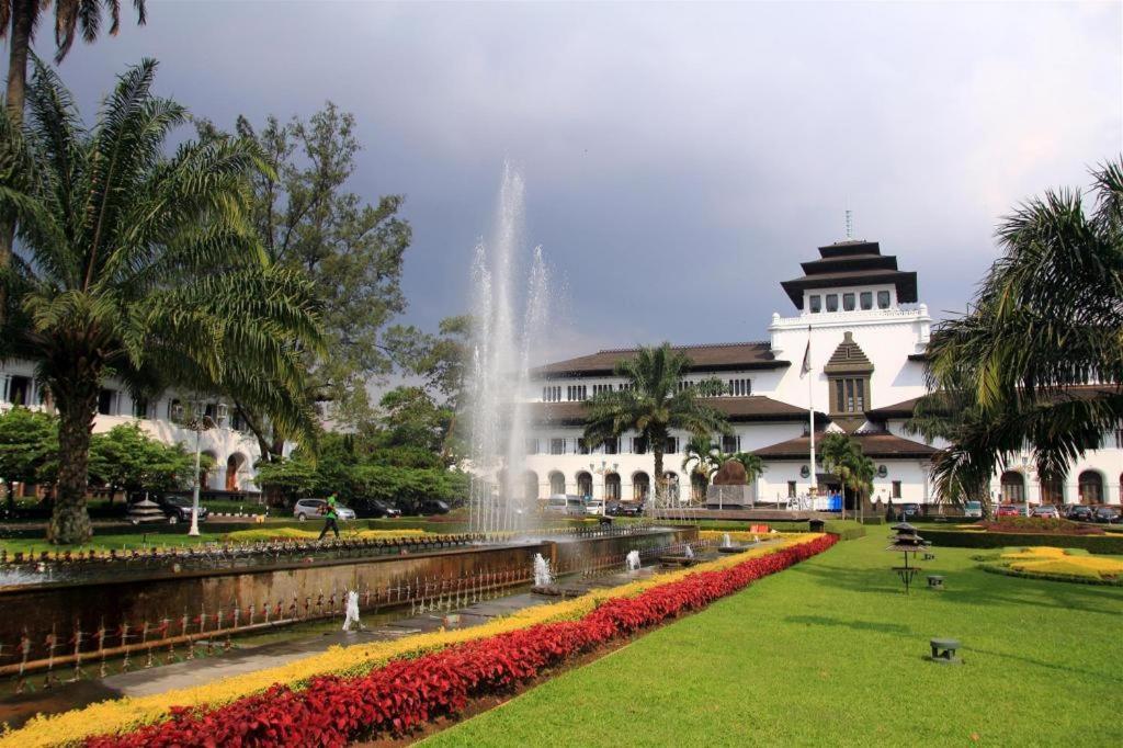 Ardan Hotel Bandung Luaran gambar